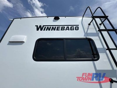 2026 Winnebago Thrive - Photo 15