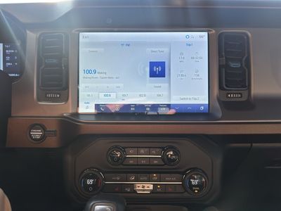 2021 Ford Bronco - Photo 15