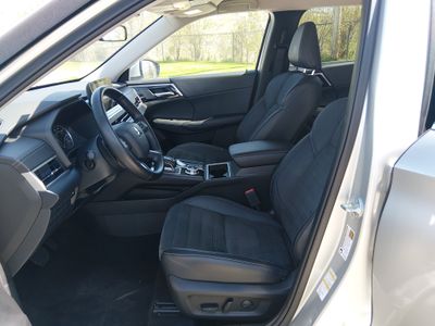 2024 Mitsubishi Outlander - Photo 20