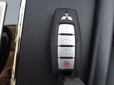 2024 Mitsubishi Outlander - Photo 15