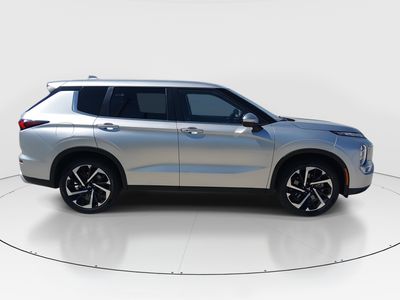 2024 Mitsubishi Outlander - Photo 8