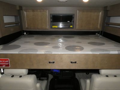 2026 Fleetwood Bounder - Photo 14