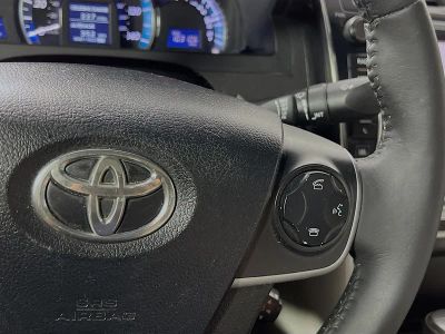 2014 Toyota Camry Hybrid — photo 17 view