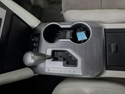 2014 Toyota Camry Hybrid — photo 22 view