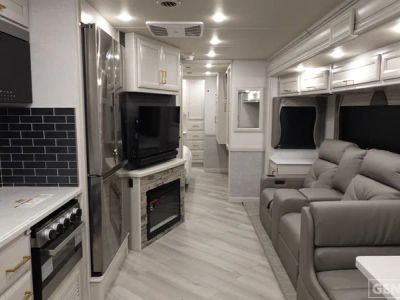 2026 Fleetwood Bounder - Photo 5
