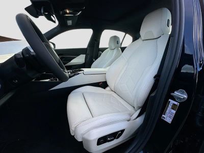2026 BMW 5 Series — photo 15 view