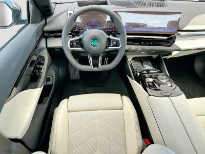 2026 BMW 5 Series — photo 17 view