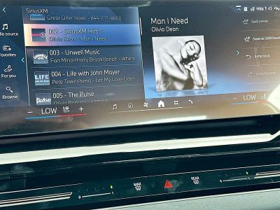 2026 BMW 5 Series — photo 12 view