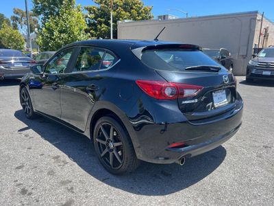 2018 Mazda MAZDA3 - Photo 3