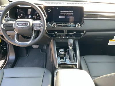 2026 GMC Canyon — photo 12 view