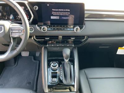 2026 GMC Canyon — photo 13 view