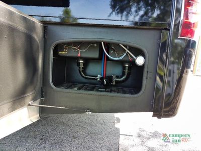 2024 Thor Motor Coach Pasadena — photo 15 view
