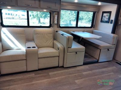 2024 Thor Motor Coach Pasadena — photo 50 view