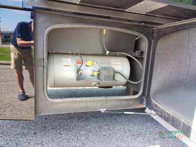 2024 Thor Motor Coach Pasadena — photo 9 view