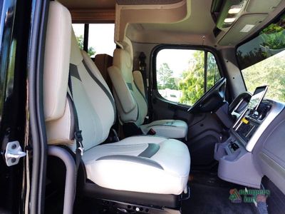 2024 Thor Motor Coach Pasadena — photo 32 view