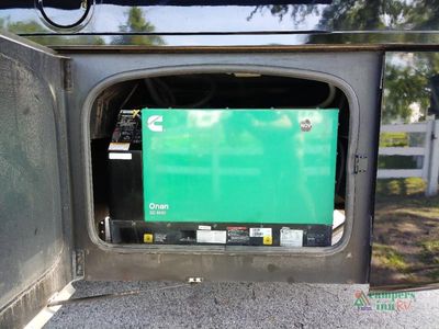 2024 Thor Motor Coach Pasadena — photo 16 view