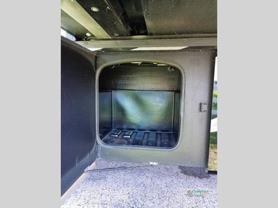 2024 Thor Motor Coach Pasadena — photo 22 view