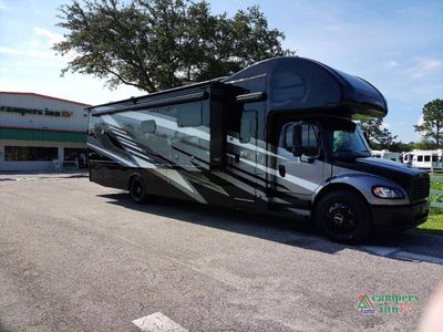 2024 Thor Motor Coach Pasadena — front three-quarter view