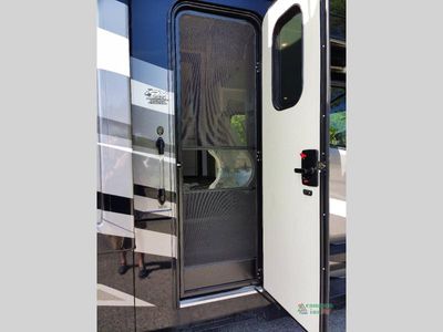 2024 Thor Motor Coach Pasadena — photo 34 view