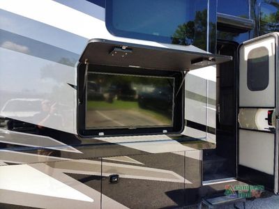 2024 Thor Motor Coach Pasadena — photo 37 view