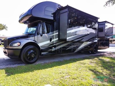 2024 Thor Motor Coach Pasadena — rear three-quarter view
