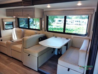 2024 Thor Motor Coach Pasadena — photo 42 view