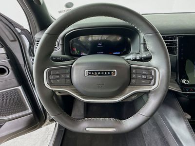 2024 Jeep Wagoneer — photo 9 view