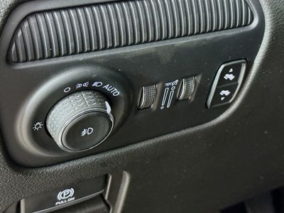 2024 Jeep Wagoneer — photo 8 view