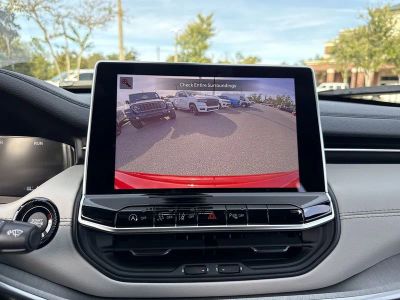 2026 Jeep Compass — photo 24 view