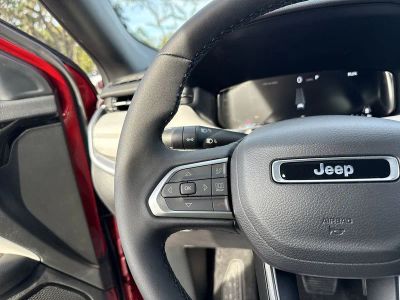 2026 Jeep Compass — photo 14 view