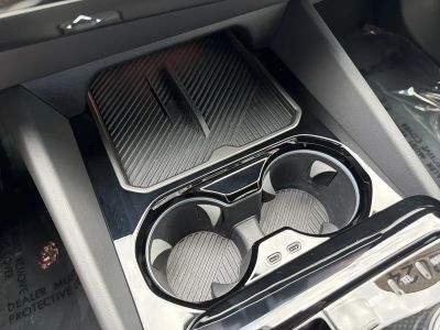 2024 BMW 5 Series — photo 32 view