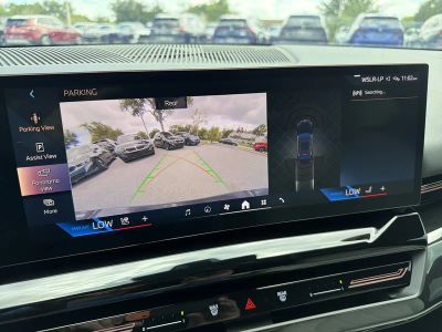 2024 BMW 5 Series — photo 25 view
