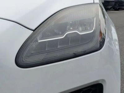 2018 Jaguar E-PACE — photo 9 view