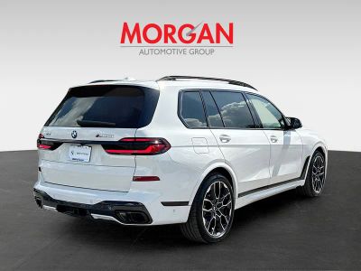 2025 BMW X7 — rear three-quarter view