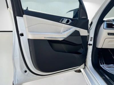 2025 BMW X7 — photo 24 view