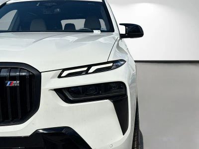 2025 BMW X7 — photo 9 view
