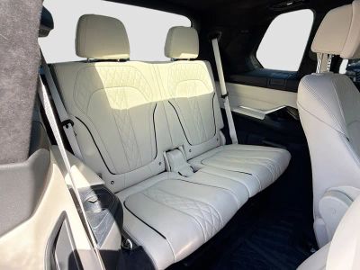 2025 BMW X7 — photo 22 view