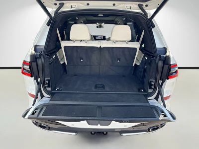 2025 BMW X7 — photo 12 view