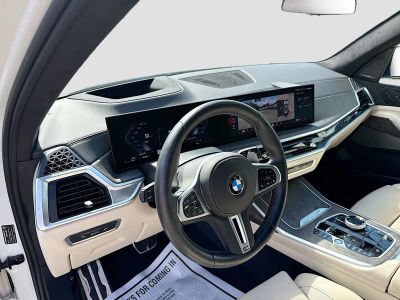 2025 BMW X7 — photo 28 view