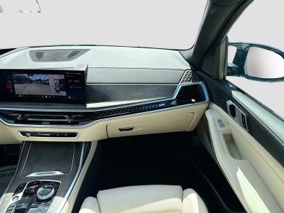 2025 BMW X7 — photo 19 view