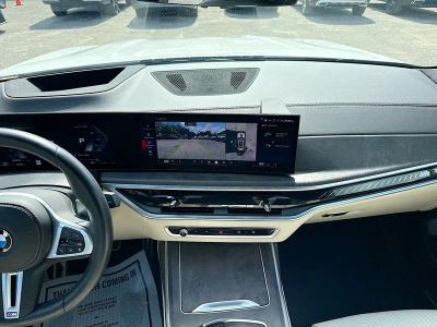 2025 BMW X7 — photo 20 view