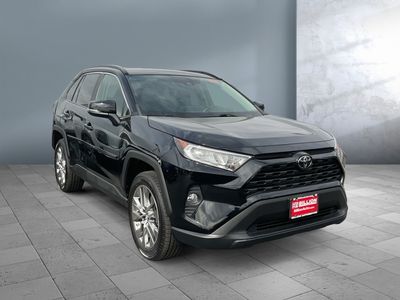 2019 Toyota RAV4 — photo 8 view