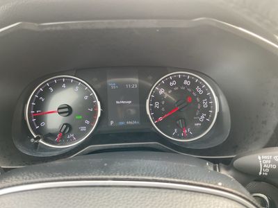 2019 Toyota RAV4 — photo 11 view