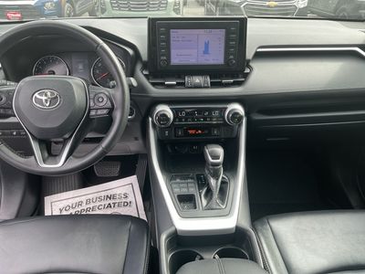 2019 Toyota RAV4 — photo 14 view