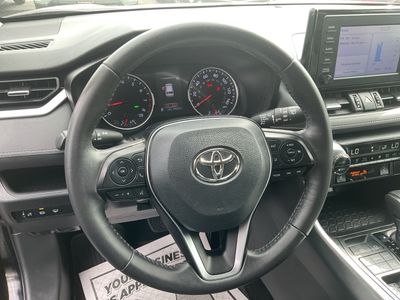 2019 Toyota RAV4 — photo 21 view