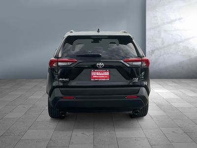 2019 Toyota RAV4 — detail view