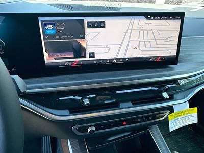 2026 BMW X5 — photo 10 view