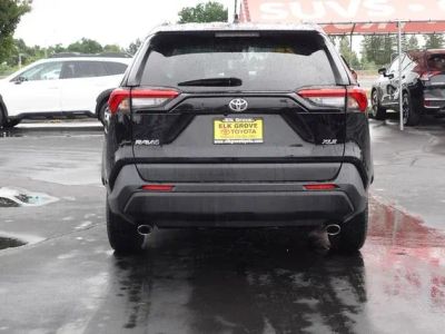 2024 Toyota RAV4 — photo 10 view