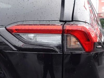 2024 Toyota RAV4 — photo 9 view
