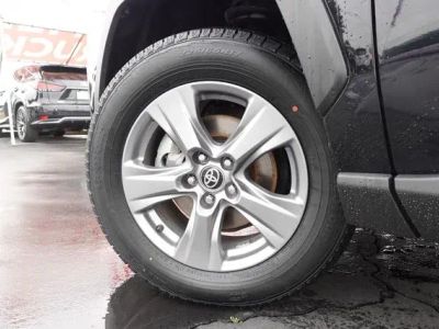 2024 Toyota RAV4 — photo 13 view